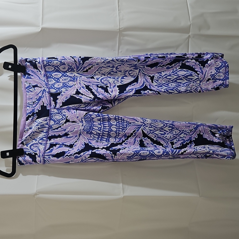 Lilly Pulitzer Luxletic Weekender Crop Leggings Beckon Blue Coco Safari size L